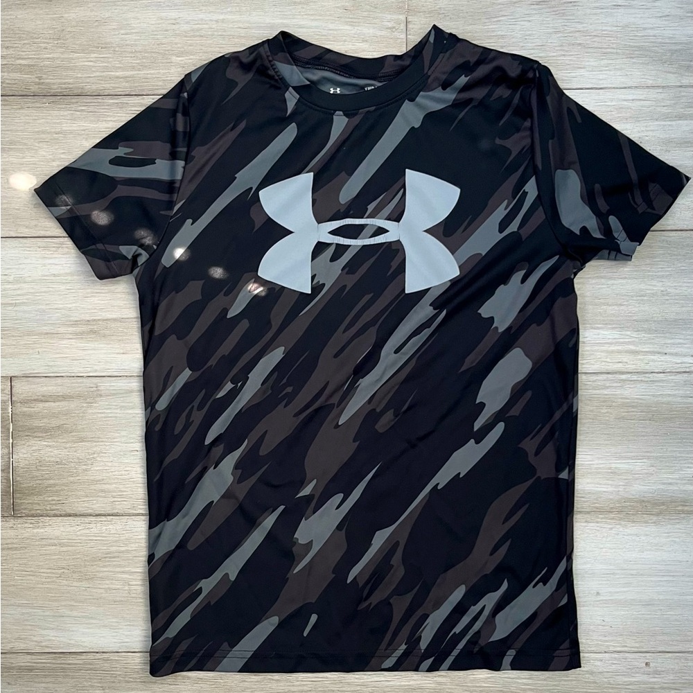 Under Armour Shirt sz YM